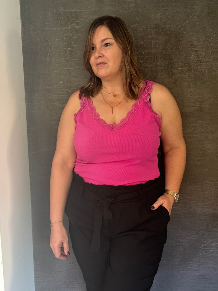 🌸 Top Augustine – Le débardeur fuchsia plein de pep’s