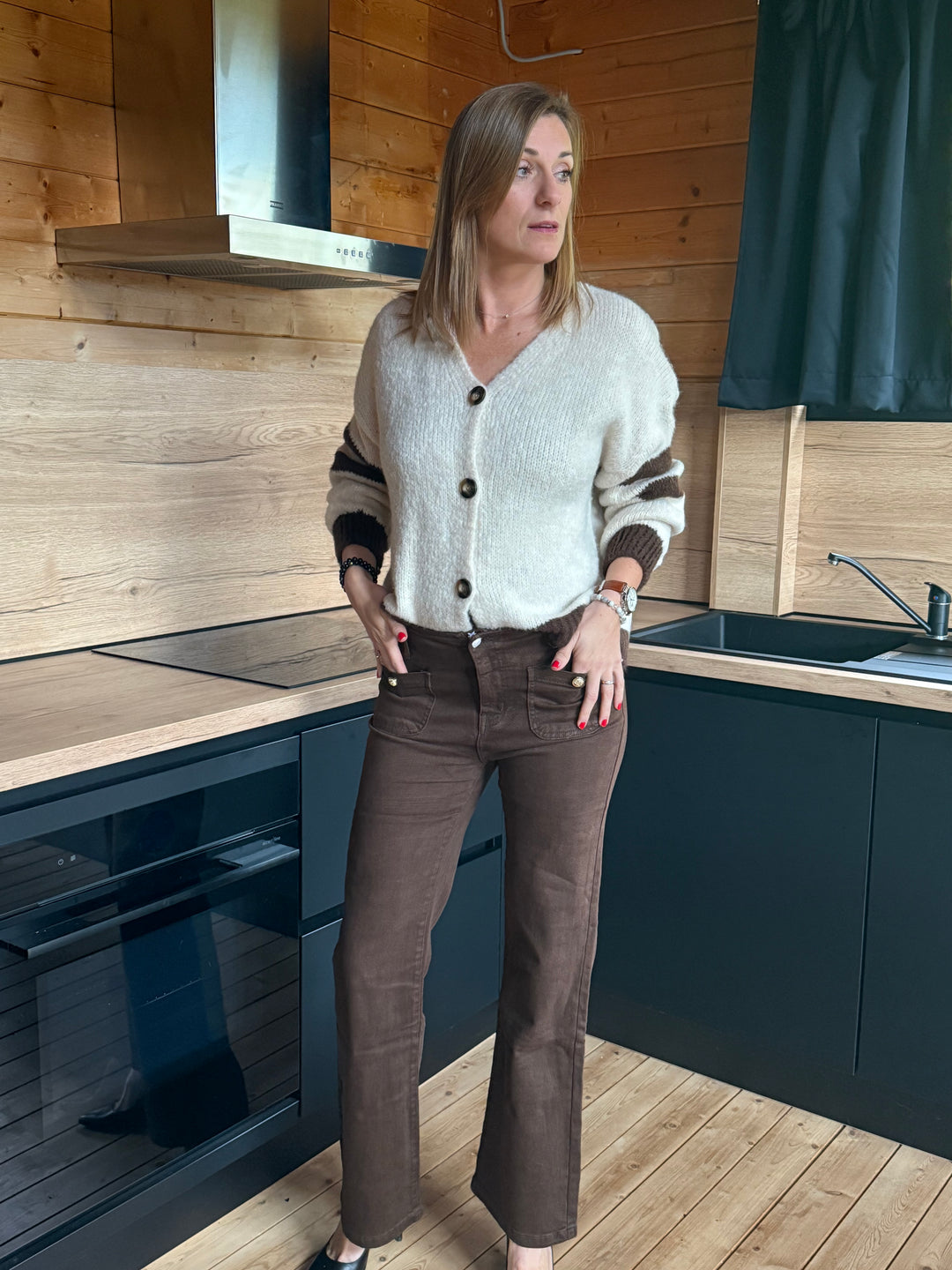 👖 Pantalon Margaux – Le jean chocolat chic et confortable