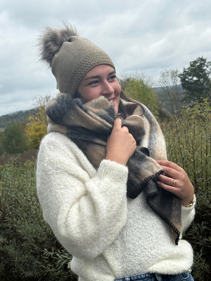 Bonnet  Nadine